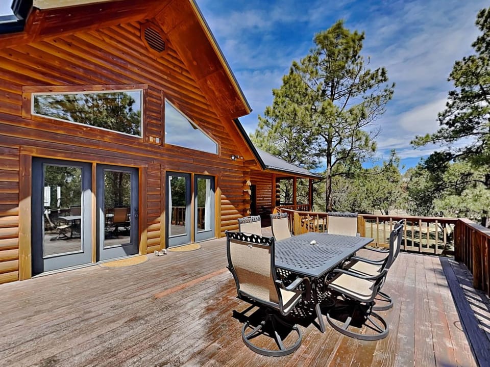 Property building, Patio, Natural landscape, Garden, Seating area