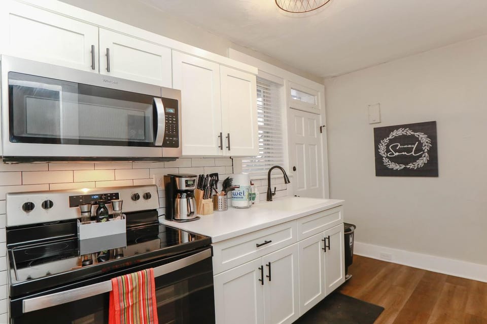 Sojourn at Colley Manor Unit 2 Sleeps 4 Apartment in Portsmouth