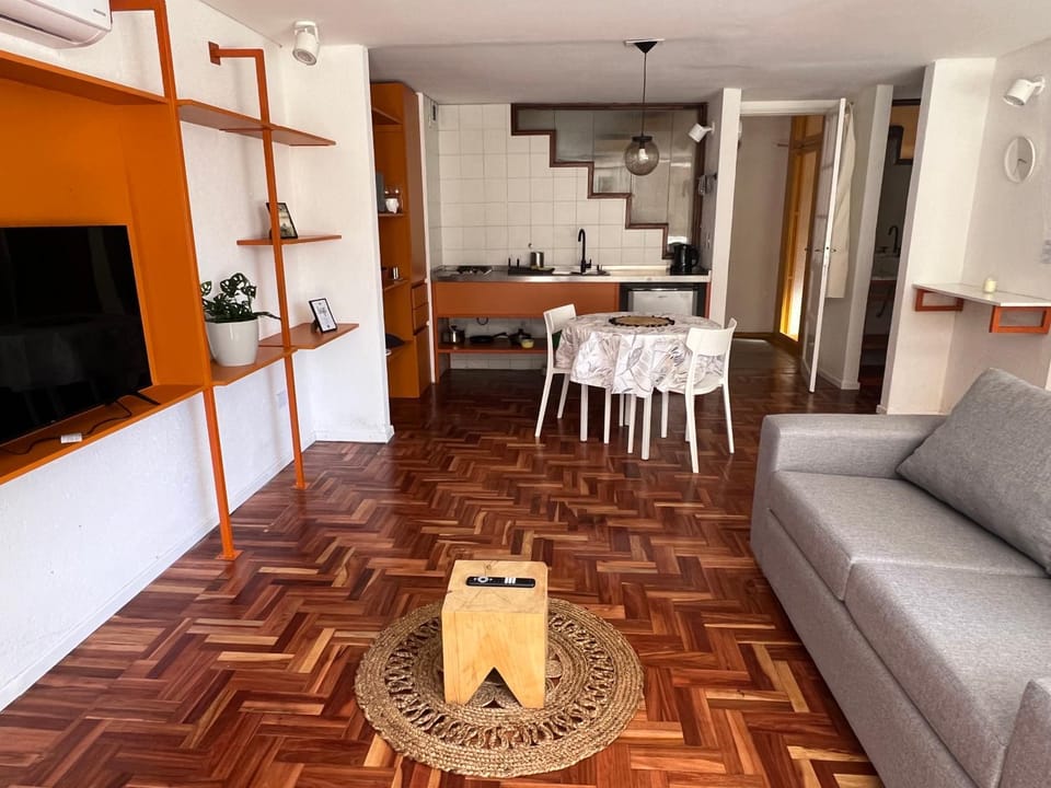 TV and multimedia, Kitchen or kitchenette, Seating area, Dining area