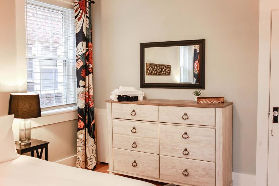 Sojourn at Colley Manor Unit 4 Apartment in Portsmouth