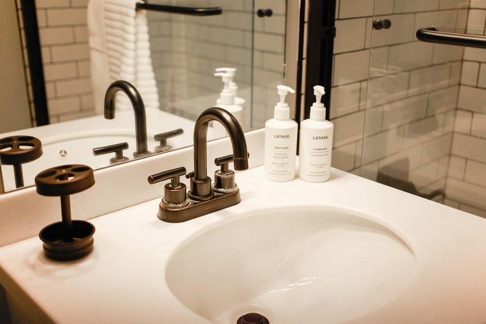 Sojourn at Colley Manor Unit 4 Sleeps 4 Apartment in Portsmouth