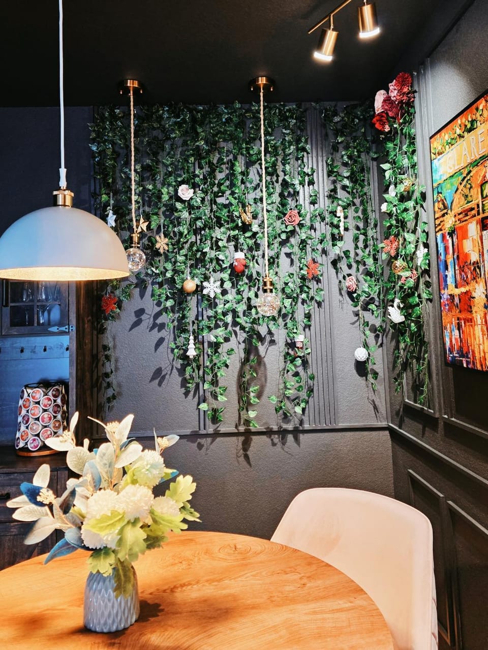 Decorative detail, Dining area