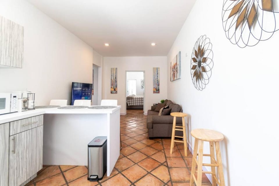 Kitchen or kitchenette, Living room