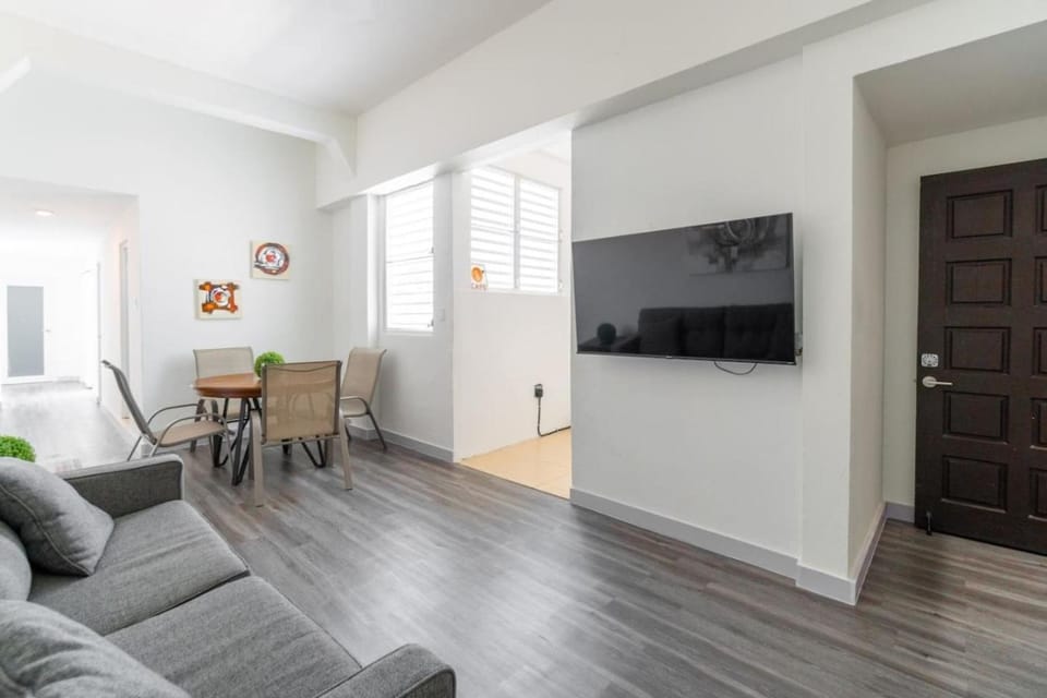 TV and multimedia, Living room, Seating area, Dining area, Evening entertainment