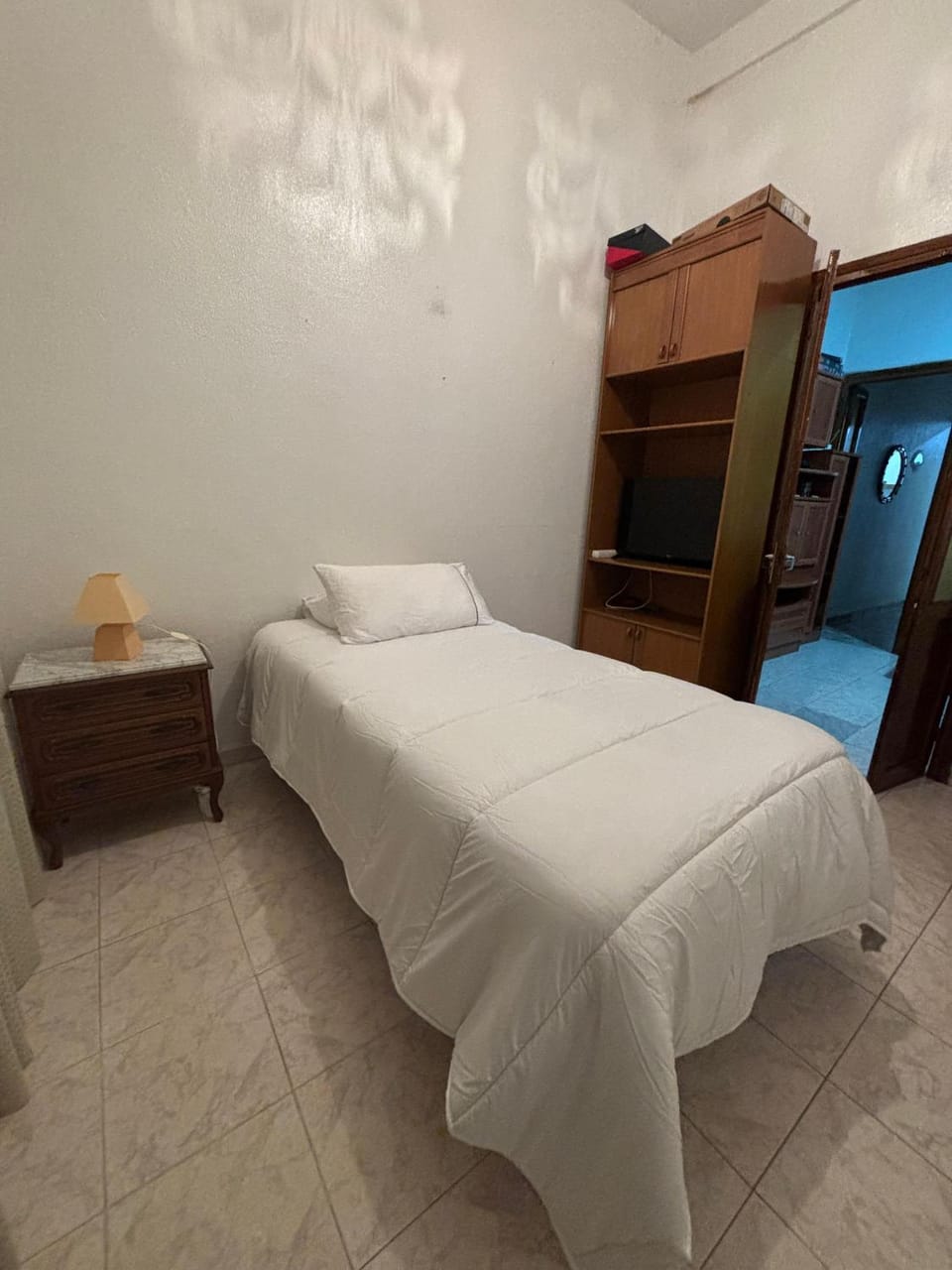Habitación con baño compartido Vacation rental in Ceuta