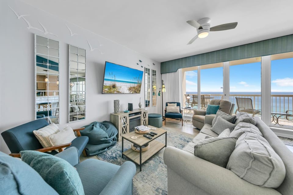 Silver Beach Towers 1003E Gulf front sleeps 8 House in Destin