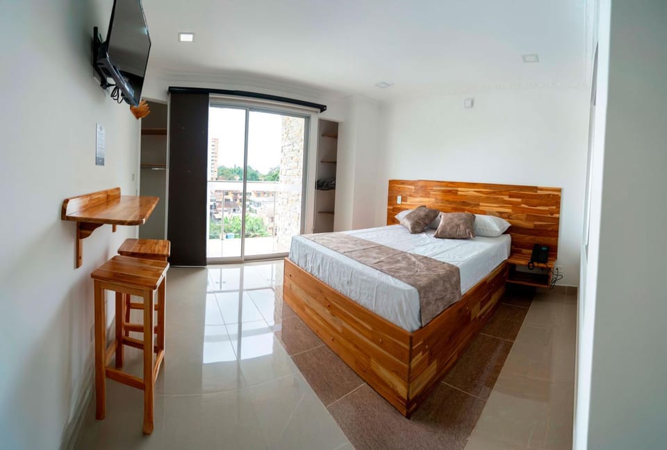 Bed, TV and multimedia, Photo of the whole room, Evening entertainment, Bedroom