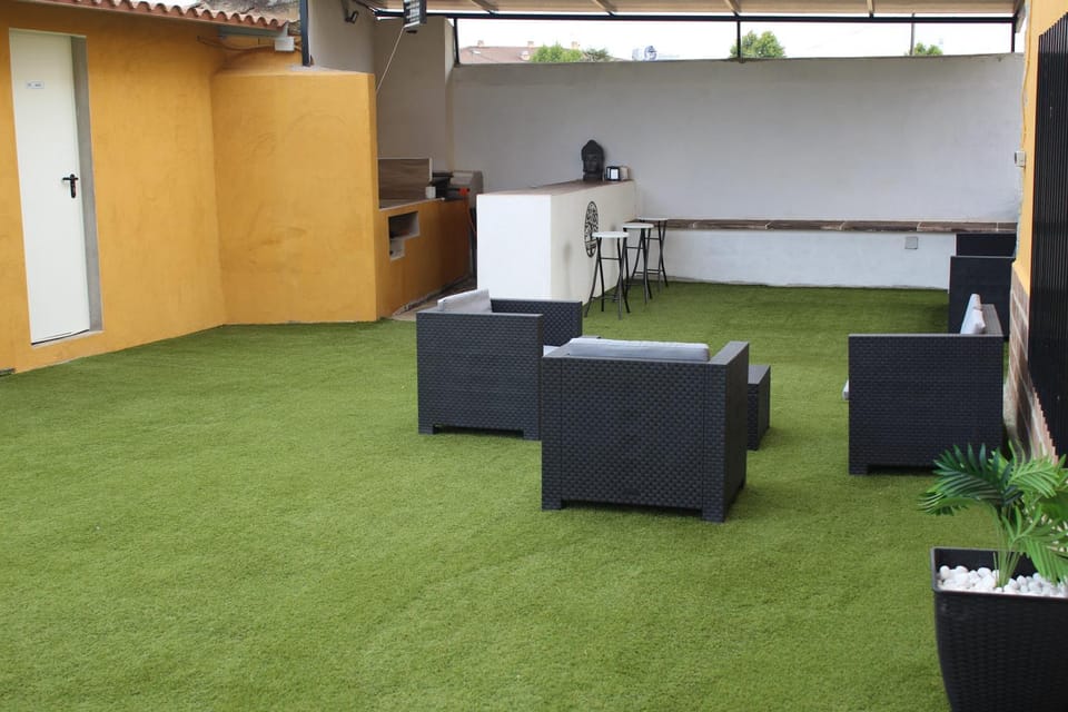 Off site, BBQ facilities, Solarium, Dining area, Area and facilities, Swimming pool