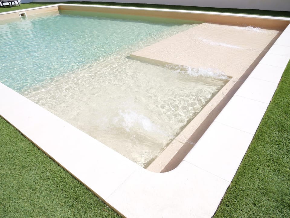 Swimming pool, Swimming pool