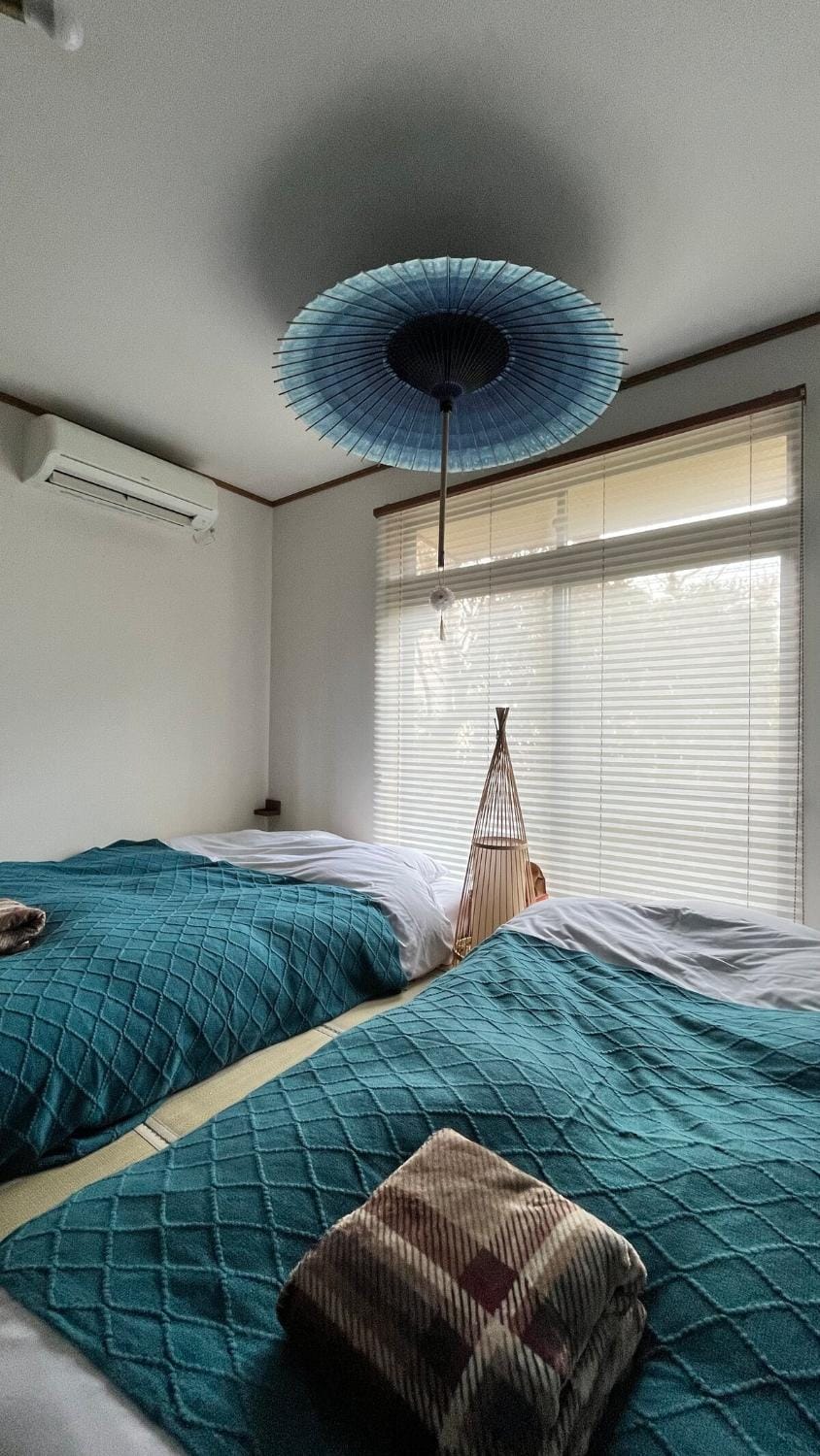 Bed, Bedroom, air conditioner