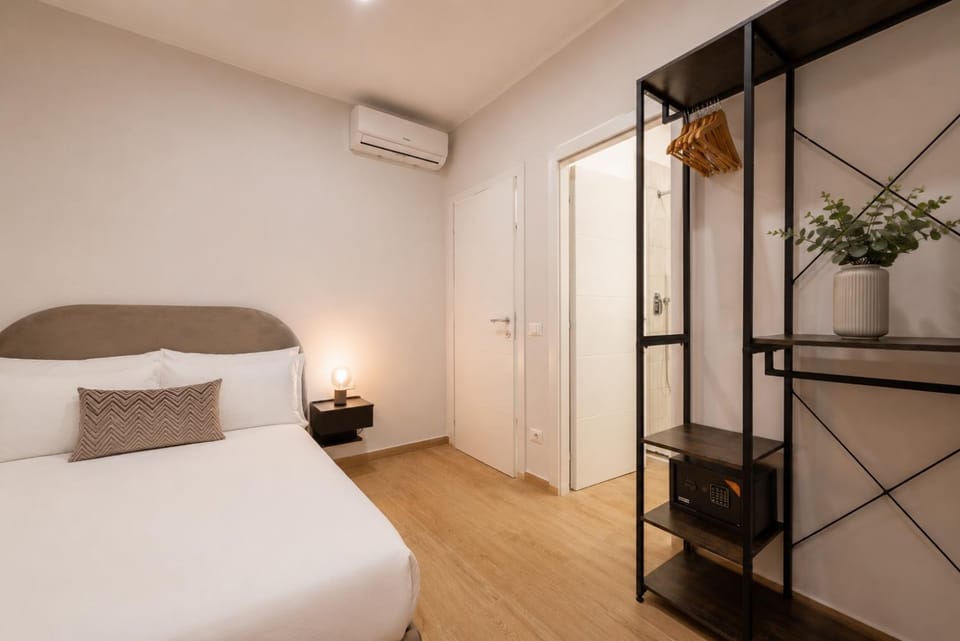 Bed, Bedroom, locker