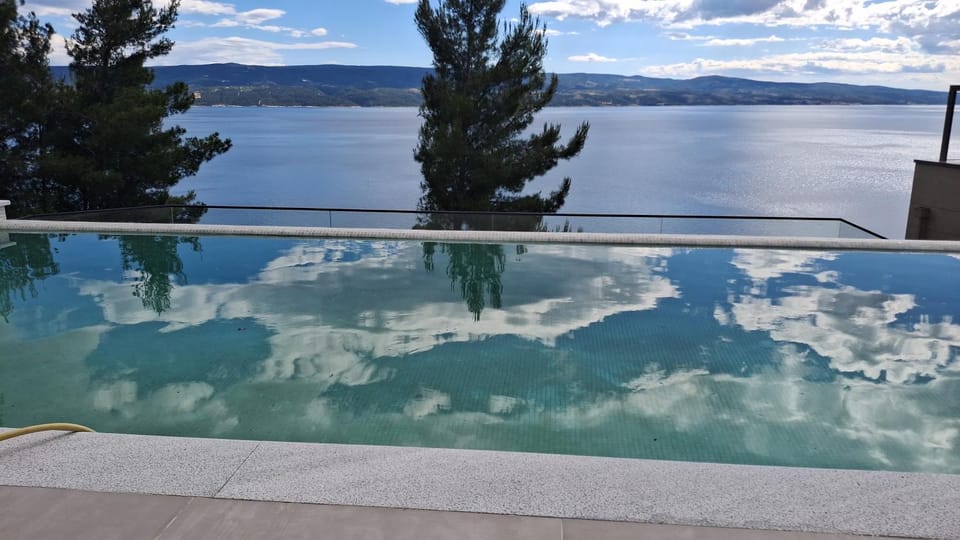 Sea view, Swimming pool