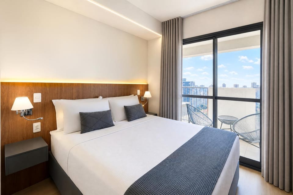 Bed, View (from property/room), Balcony/Terrace, Photo of the whole room, Bedroom