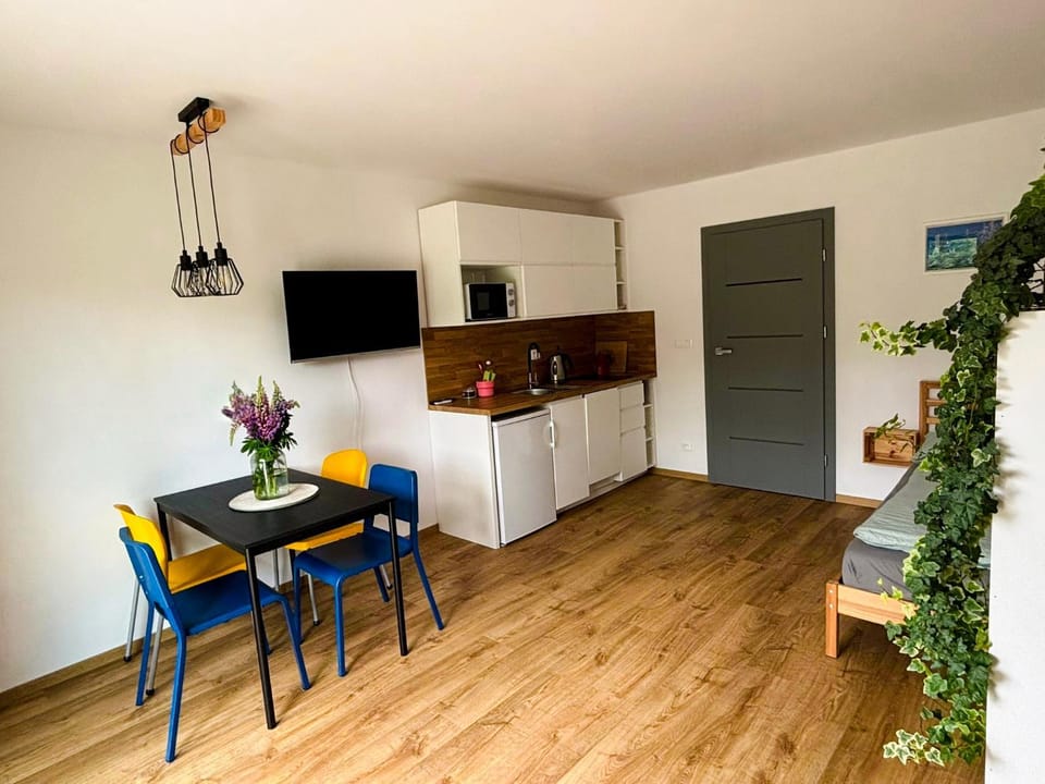 TV and multimedia, Kitchen or kitchenette, Dining area