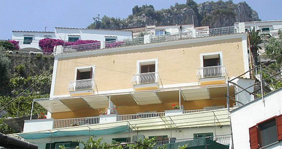Day, Street view