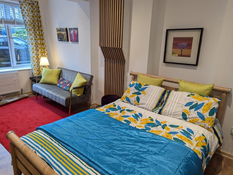 Cozy En-Suite Room with Free Parking Included Bed and Breakfast in Hove