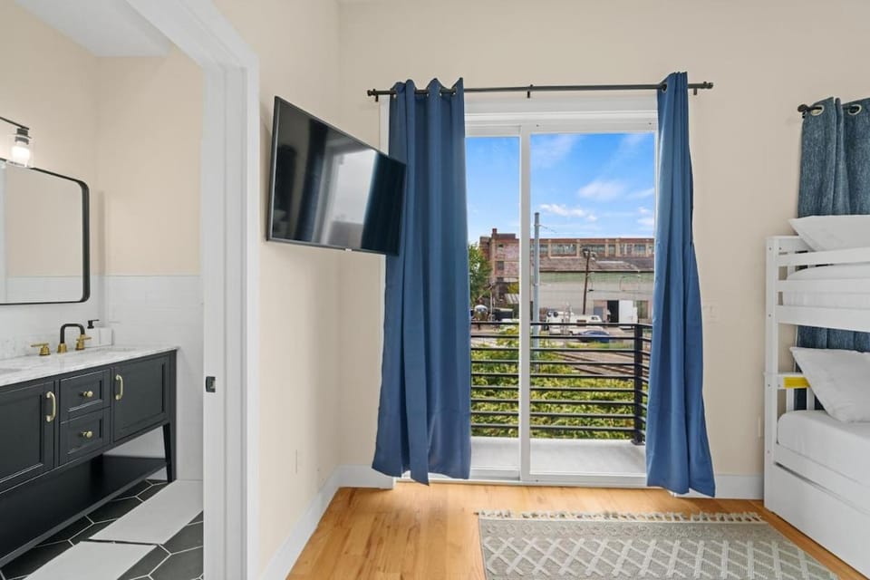 Sky High Retreat near NYC W Rooftop Apartment in Jersey City