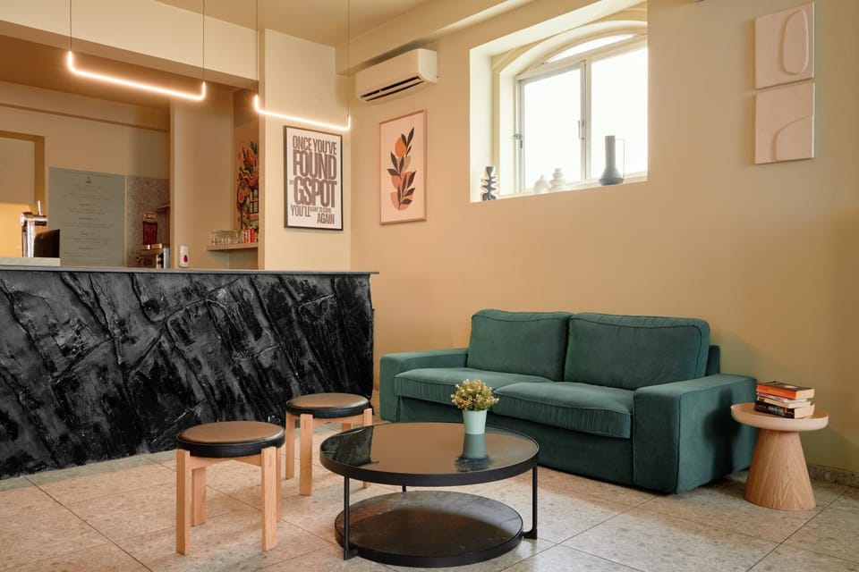 Communal lounge/ TV room