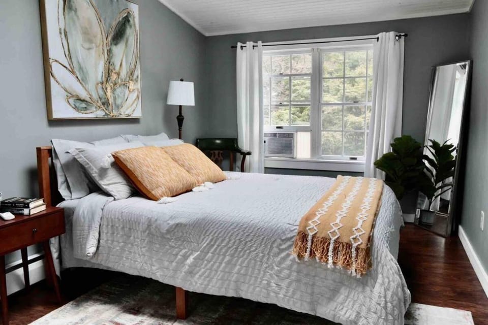 Bright, Airy Home in Hudson! House in Capital District, NY, USA