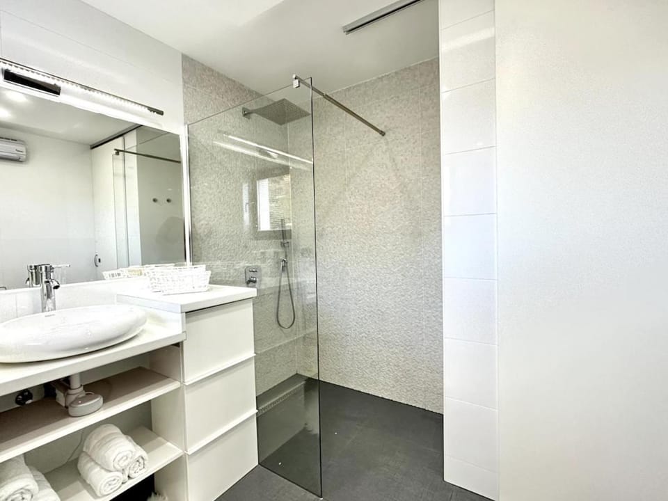 Spacious Cosy Apt with Pool and Parking Apartment in Slovenia