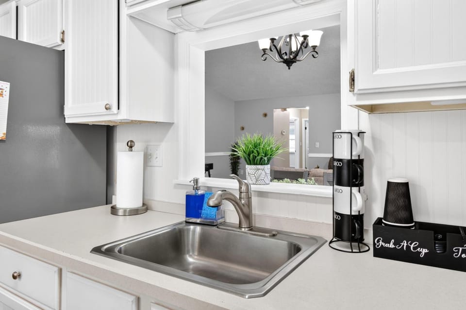 Coffee/tea facilities, Kitchen or kitchenette