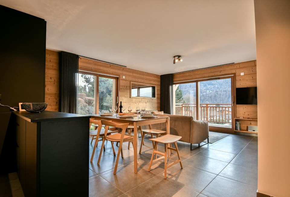 Living room, Dining area