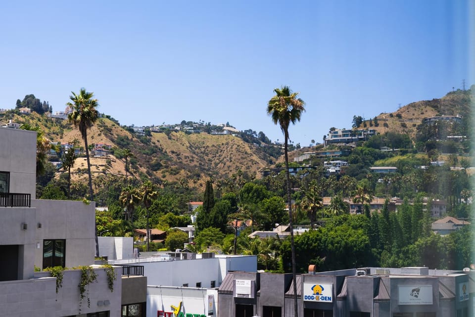 Bright Studio on Sunset Blvd Pool, Parking, Gym Apartment hotel in West Hollywood