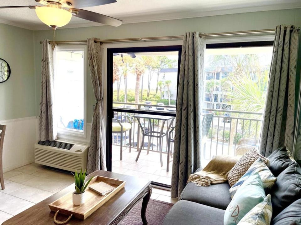 Life is Better Oceanside Retreat-Coligny-#233 Apartment in South Forest Beach