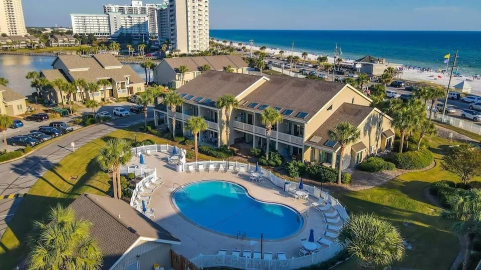Grandview 150 condo Apartment in Miramar Beach