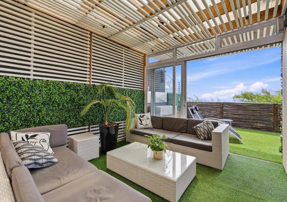 Patio, Day, Garden, View (from property/room), Balcony/Terrace, Living room, Seating area