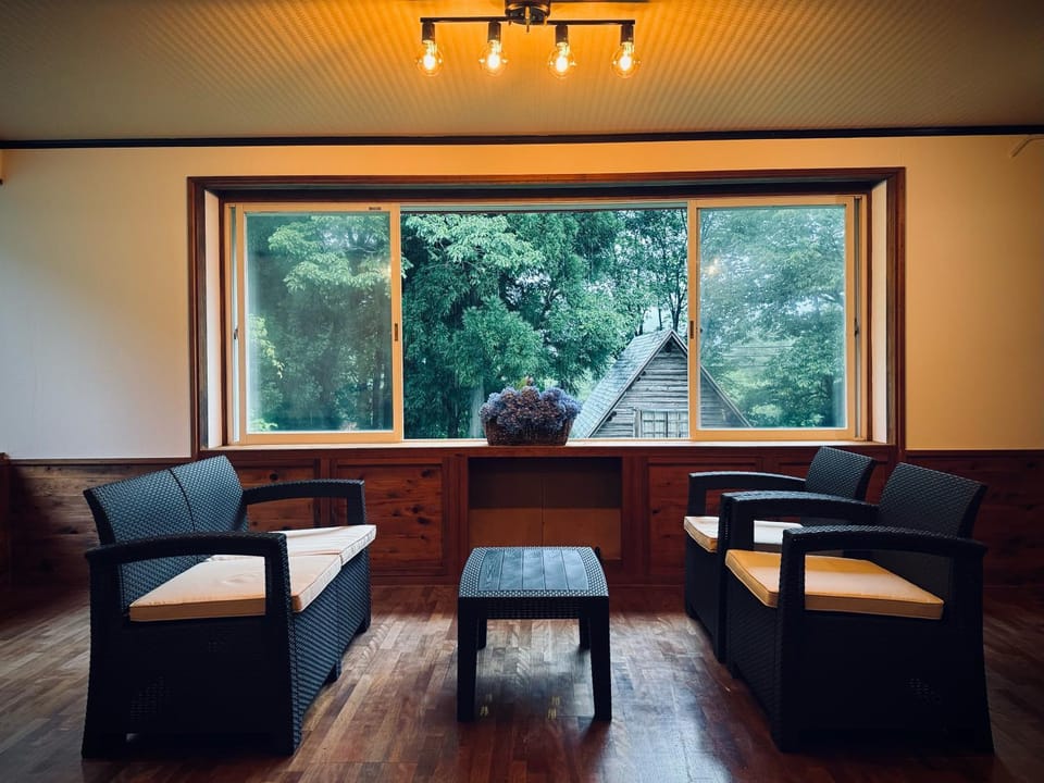 Natural landscape, Seating area, Dining area