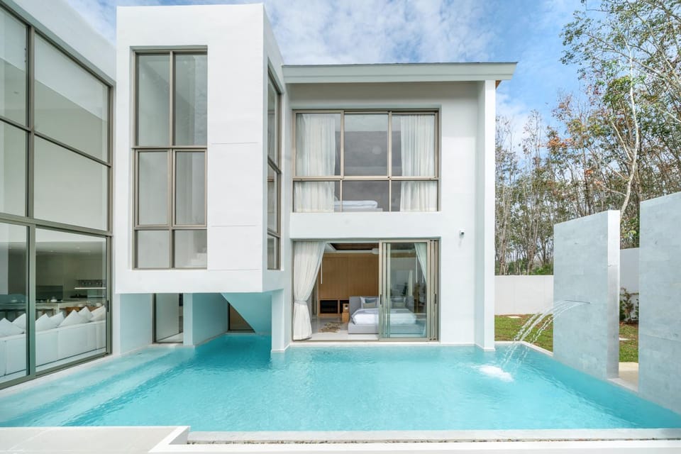 Property building, Day, Swimming pool, Swimming pool