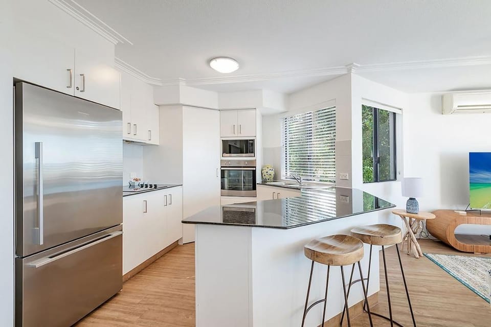 Beautiful Belmore Retreat Easy Walk to Beach Apartment in Noosa Heads