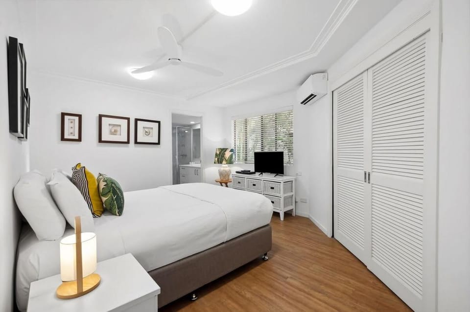 Beautiful Belmore Retreat Easy Walk to Beach Apartment in Noosa Heads