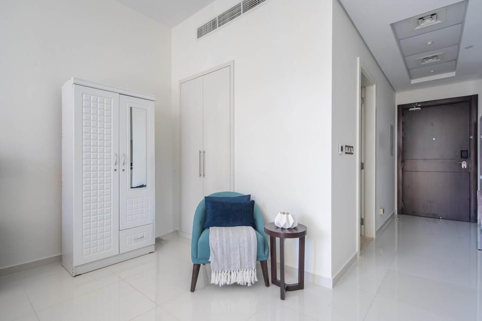 Frank Porter - Damac Ghalia Apartment in Dubai