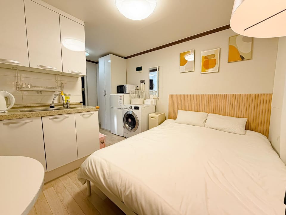 Bed, Bedroom, wardrobe, washing machine, dryer