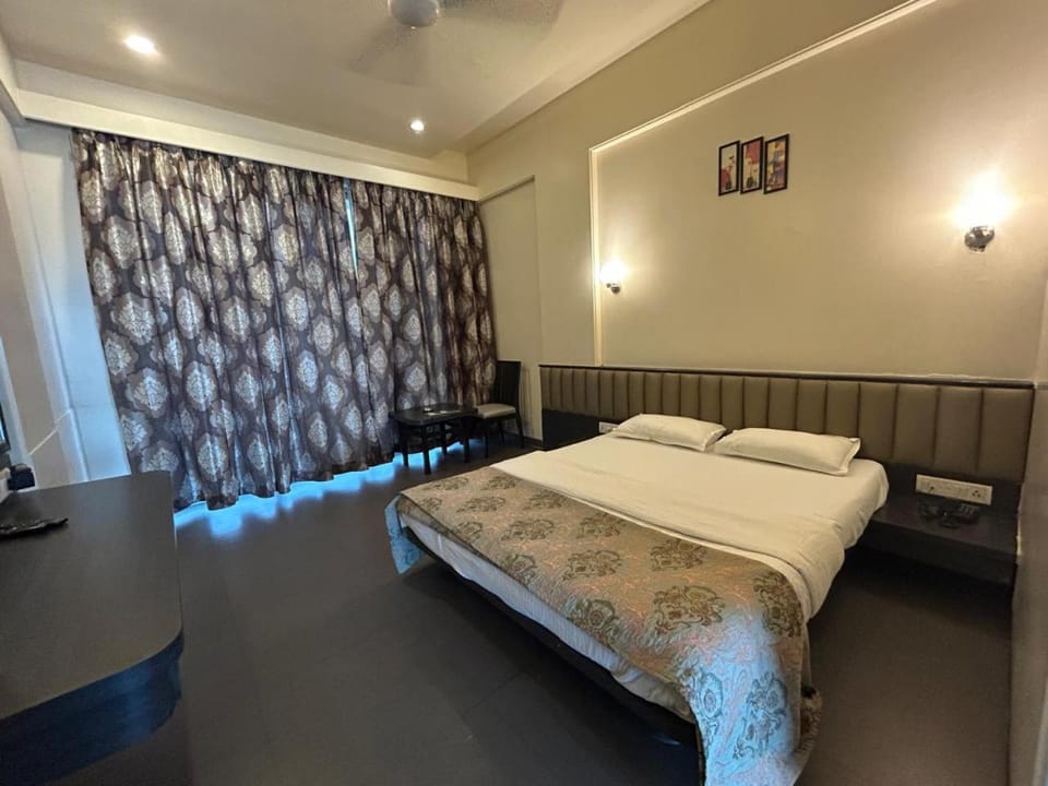 Majestic Inn Hotel in Maharashtra