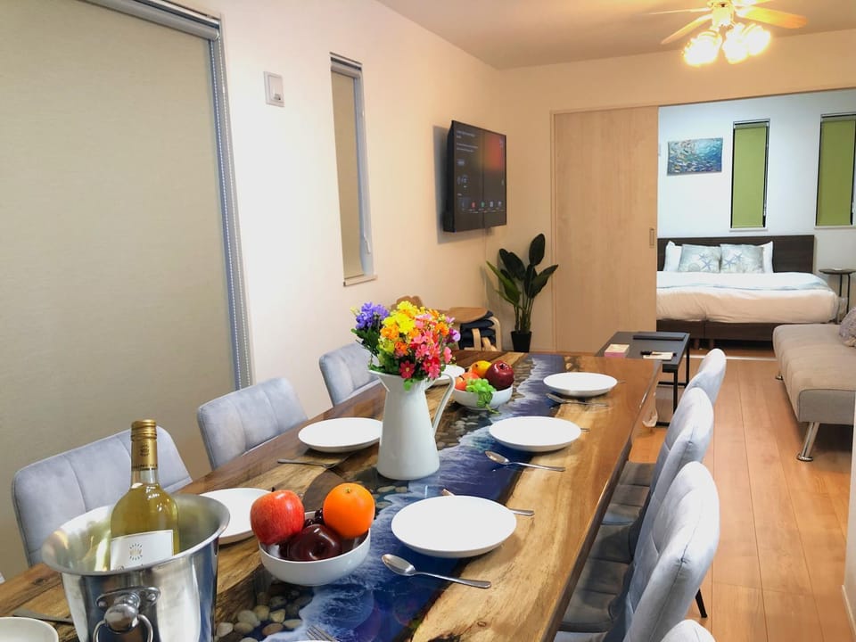 Bed, TV and multimedia, Photo of the whole room, Seating area, Dining area, Drinks