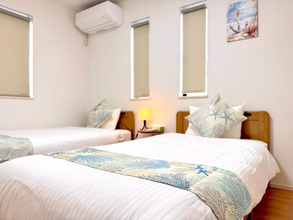 Bed, Photo of the whole room, Bedroom, air conditioner