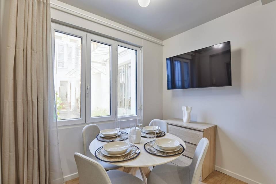 TV and multimedia, Dining area