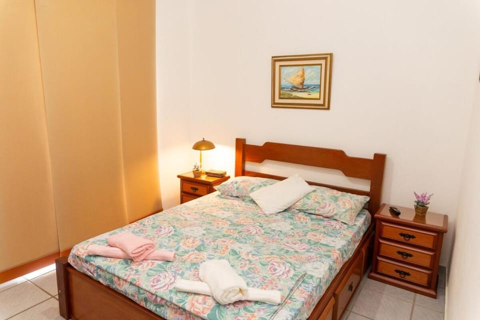 Bed, Photo of the whole room, towels
