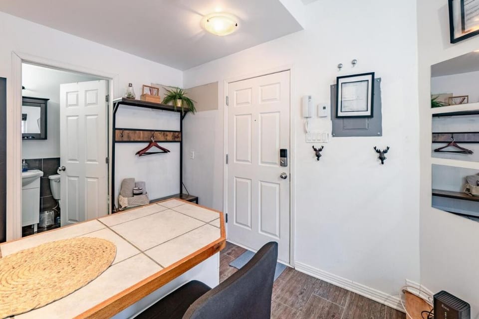 Studio COZY - Rue Ste-Catherine Apartment in Longueuil