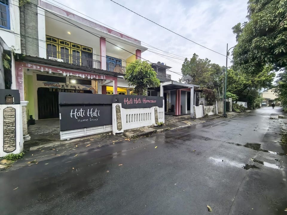 Property building, Neighbourhood, Street view, Location