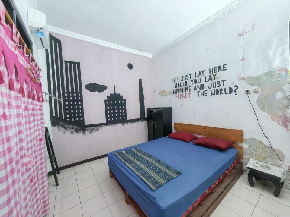 Bed, Bedroom, air conditioner
