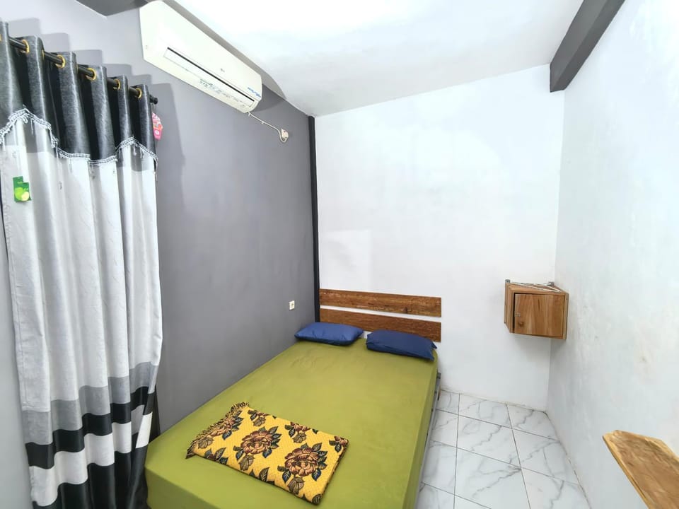 Bed, Bedroom, air conditioner