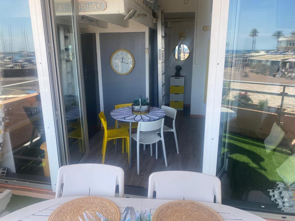 Balcony/Terrace, Dining area