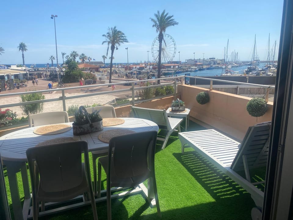 Patio, Sea view