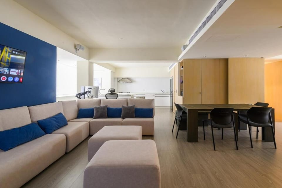 Kitchen or kitchenette, Living room, Dining area