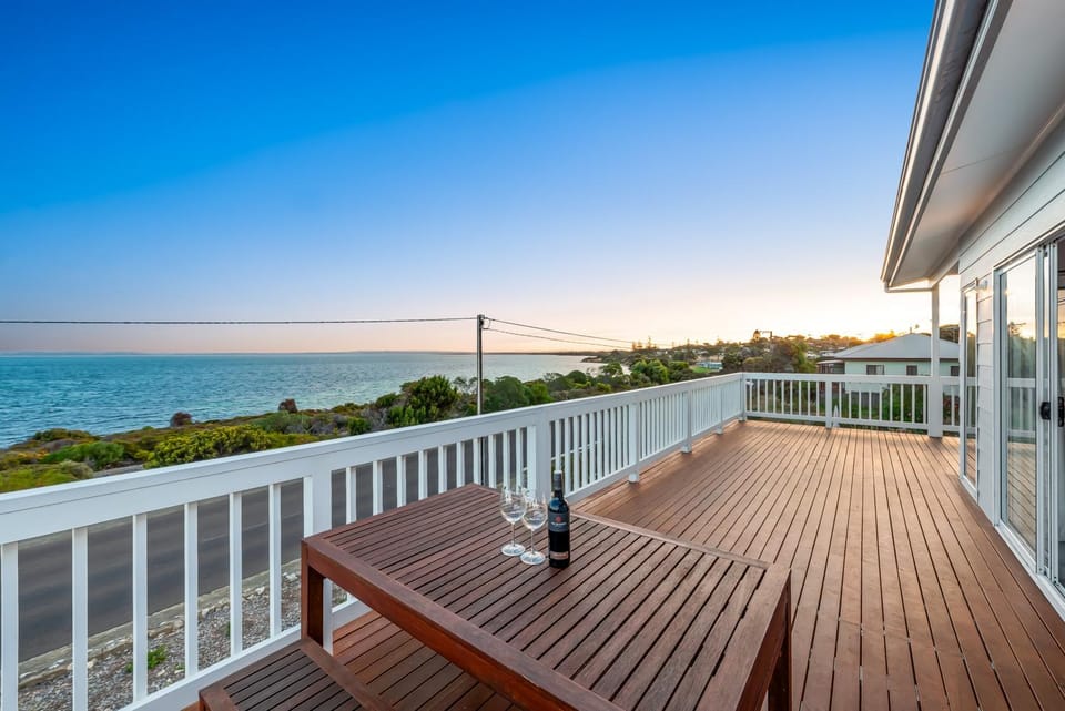 Seven by the Sea House in Kingscote