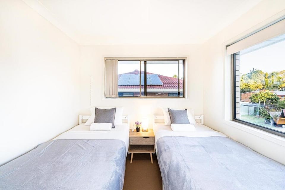 Palatial 4BR 2BA Sunnybank Family Retreat Apartment in Brisbane